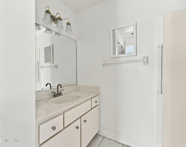 12 Emmons Lane - Photo Thumbnail 15