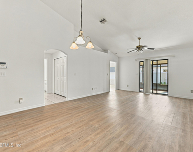 12 Emmons Lane - Photo Thumbnail 10