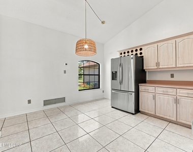 12 Emmons Lane - Photo Thumbnail 12