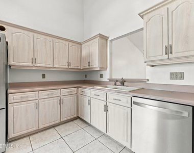 12 Emmons Lane - Photo Thumbnail 16