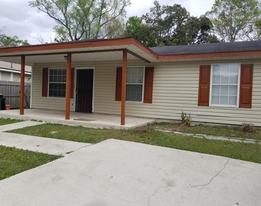 819 Benbow Street - Photo Thumbnail 1