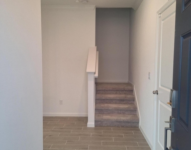 54 Craig Court - Photo Thumbnail 7
