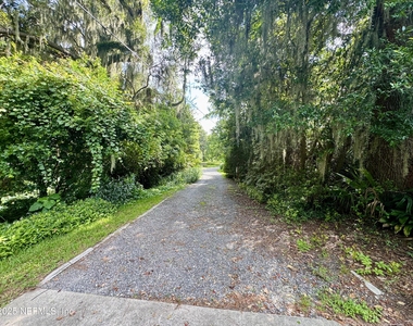 1692 E Holly Oaks Lake Road E - Photo Thumbnail 23