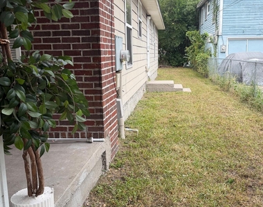 419 King Street - Photo Thumbnail 9