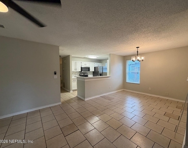 419 King Street - Photo Thumbnail 4