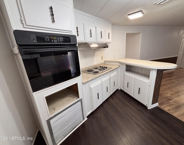 10911 Merrywood Drive - Photo Thumbnail 22