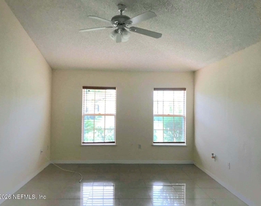 5490 Lafayette Park Drive N - Photo Thumbnail 8