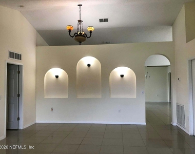 5490 Lafayette Park Drive N - Photo Thumbnail 4