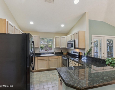303 Fourteenth Street - Photo Thumbnail 15