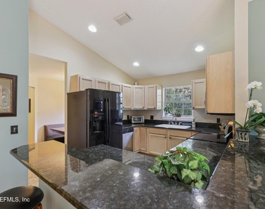 303 Fourteenth Street - Photo Thumbnail 16
