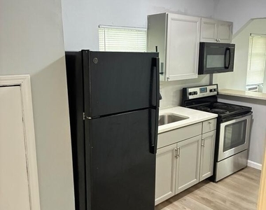 1415 Lila Street - Photo Thumbnail 7