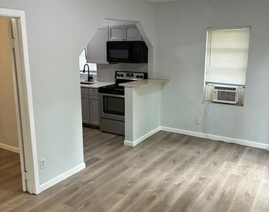 1415 Lila Street - Photo Thumbnail 9