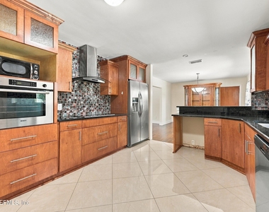 955 Waterman Road S - Photo Thumbnail 6