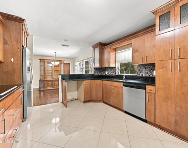 955 Waterman Road S - Photo Thumbnail 7
