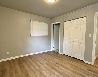 804 La Marche Drive - Photo Thumbnail 11