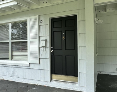 804 La Marche Drive - Photo Thumbnail 2
