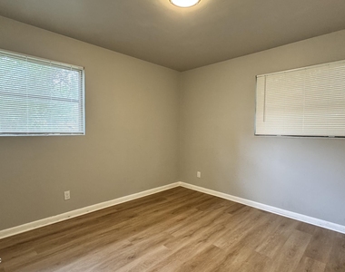 804 La Marche Drive - Photo Thumbnail 8