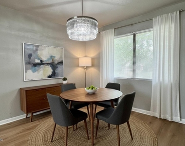 804 La Marche Drive - Photo Thumbnail 5