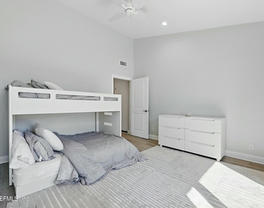 746 Spinnakers Reach Drive - Photo Thumbnail 21