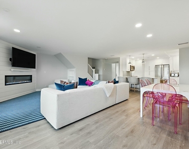 746 Spinnakers Reach Drive - Photo Thumbnail 6