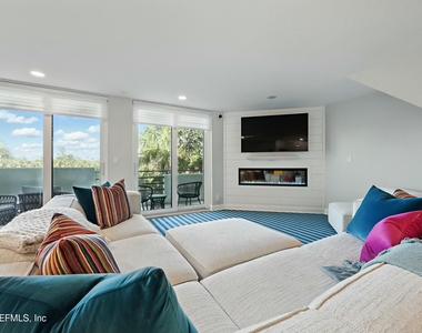 746 Spinnakers Reach Drive - Photo Thumbnail 7