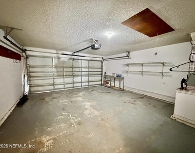 8311 Oak Crossing Drive W - Photo Thumbnail 24