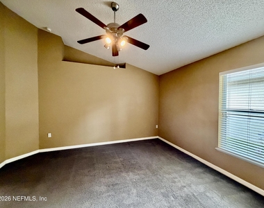 8311 Oak Crossing Drive W - Photo Thumbnail 13