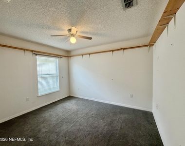 8311 Oak Crossing Drive W - Photo Thumbnail 11
