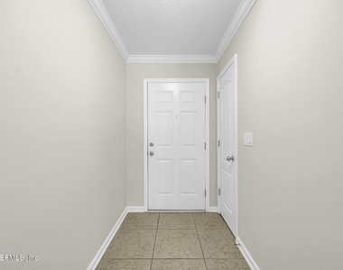 452 Walnut Drive - Photo Thumbnail 3