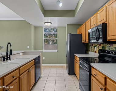 10075 N Gate Parkway N - Photo Thumbnail 7