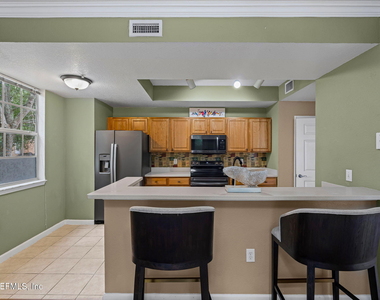 10075 N Gate Parkway N - Photo Thumbnail 6