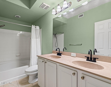 10075 N Gate Parkway N - Photo Thumbnail 11