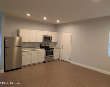 339 Phelps Street - Photo Thumbnail 2