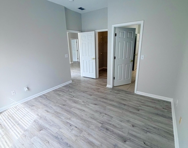 8601 Beach Boulevard - Photo Thumbnail 20