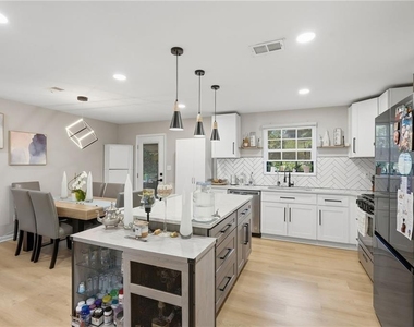 3316 Alcazar Drive Sw - Photo Thumbnail 11