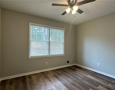 2850 Bruckner Boulevard - Photo Thumbnail 8