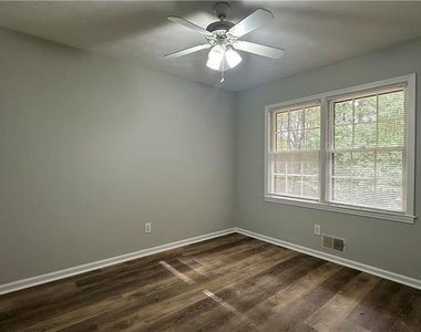 2850 Bruckner Boulevard - Photo Thumbnail 12