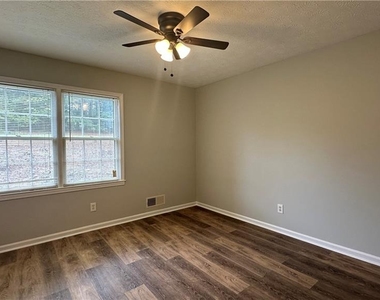 2850 Bruckner Boulevard - Photo Thumbnail 6