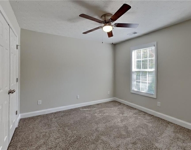 3998 Duncan Ives Drive - Photo Thumbnail 11