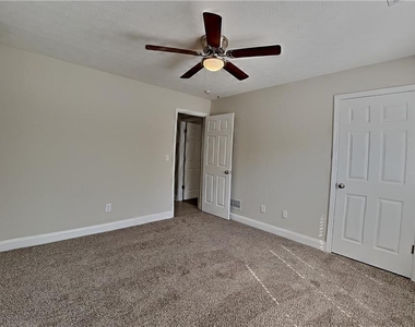 3998 Duncan Ives Drive - Photo Thumbnail 12