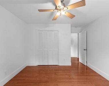 212 Kings - Photo Thumbnail 81