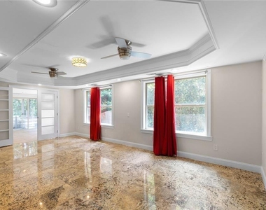 212 Kings - Photo Thumbnail 88