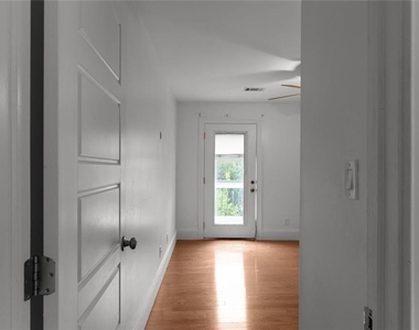 212 Kings - Photo Thumbnail 74