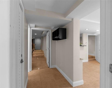 212 Kings - Photo Thumbnail 96