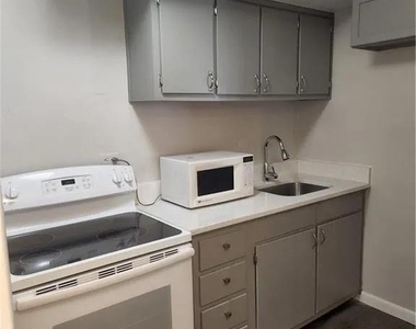 300 Peachtree Street Ne - Photo Thumbnail 5
