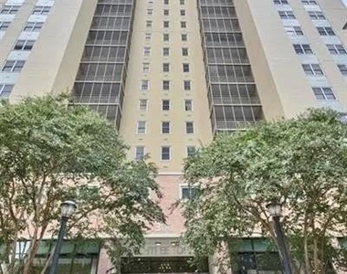 300 Peachtree Street Ne - Photo Thumbnail 1