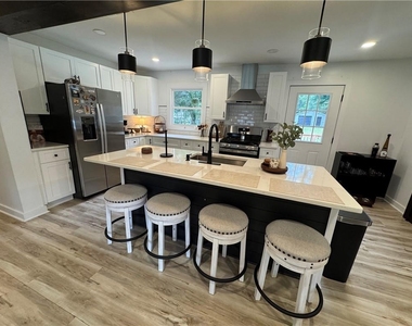 5078 Paris Avenue - Photo Thumbnail 4