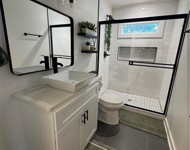 5078 Paris Avenue - Photo Thumbnail 7