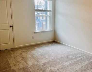 3102 Brockenhurst Drive - Photo Thumbnail 9