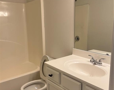 3102 Brockenhurst Drive - Photo Thumbnail 23